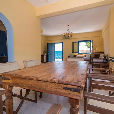 Laconian Collection Mavrovouni House On The Hill Casa vacanze